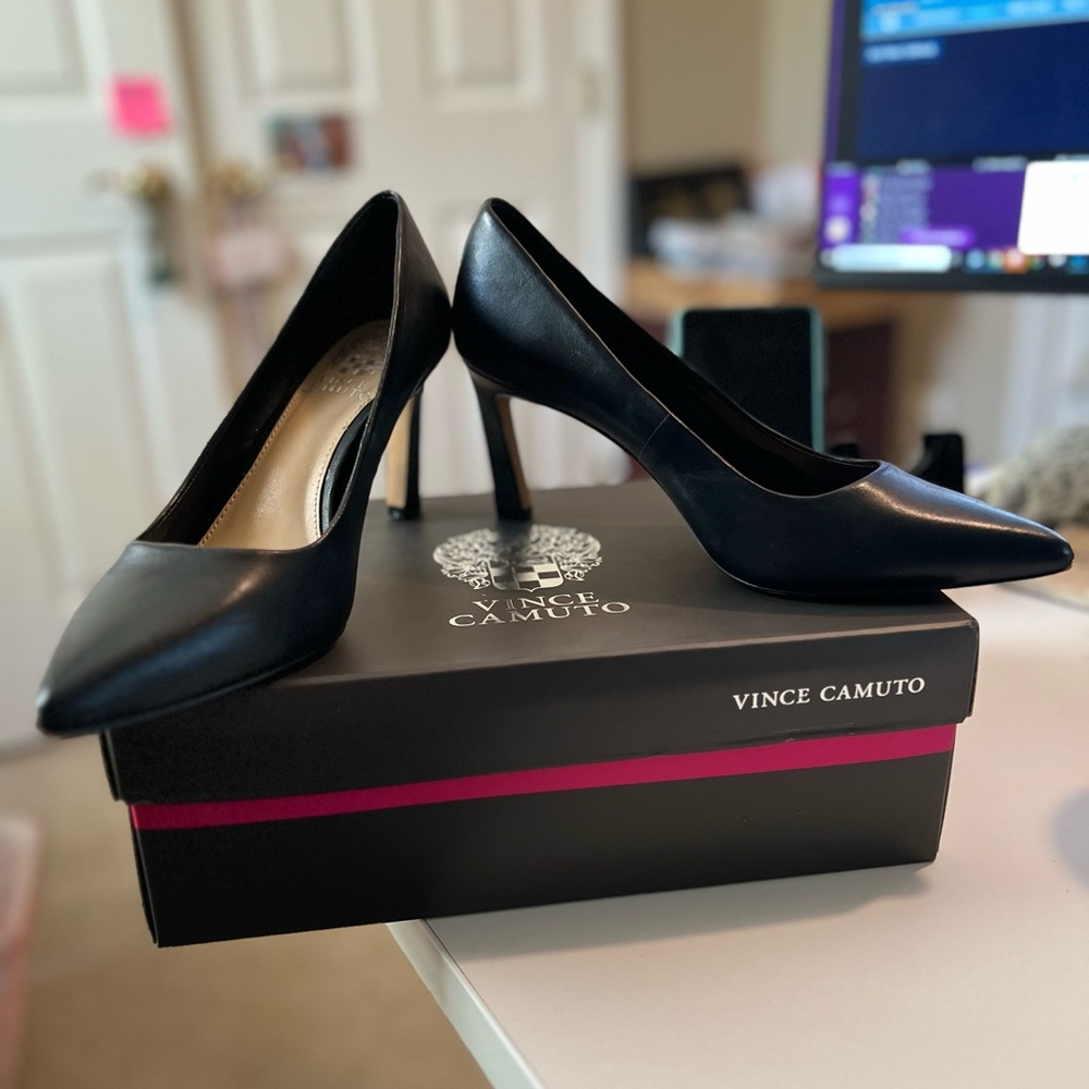 Vince Camuto leather heels - BNIB - receipt still in box.
